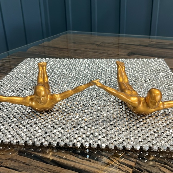 2 Gold wall divers 7x7 inches gold in color
Price is for 2 - Picture 4 of 5